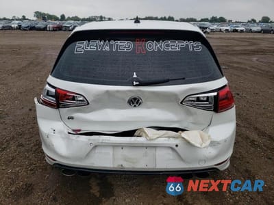 Zdjęcie 6 z 12 samochodu: 2017 VOLKSWAGEN GOLF R VIN:WVWVF7AU4HW185273 - miniatura