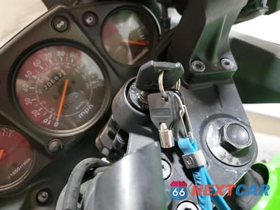 Zdjęcie 8 z 11 samochodu: 2010 KAWASAKI EX250 J VIN:JKAEXMJ19ADA64156 - miniatura