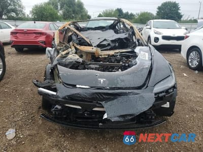 Piąte zdjęcie samochodu w środku: 2024 TESLA MODEL 3 VIN:5YJ3E1EB1RF738323 - miniatura