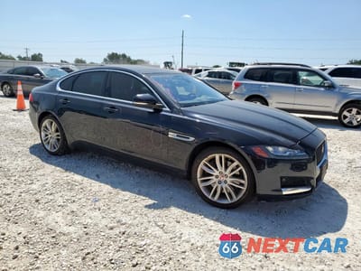 Czwarte zdjęcie samochodu z boku: 2016 JAGUAR XF PRESTIGE VIN:SAJBK4BV0GCY12752 - miniatura
