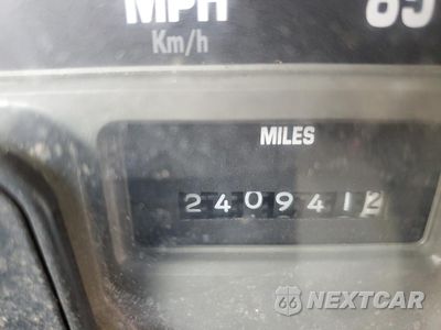 Zdjęcie 8 z 10 samochodu: 2000 INTERNATIONAL 8000 8100 VIN:1HSHBATN0YH280081 - miniatura