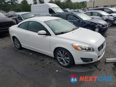 Czwarte zdjęcie samochodu z boku: 2011 VOLVO C70 T5 VIN:YV1672MC8BJ108279 - miniatura