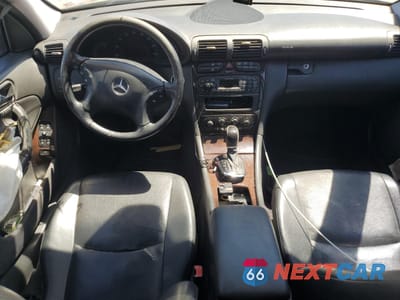 Zdjęcie 8 z 12 samochodu: 2003 MERCEDES-BENZ C 240 VIN:WDBRF61J83A507676 - miniatura