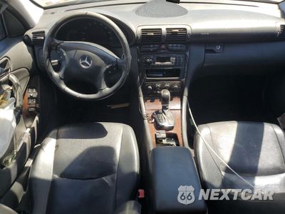 Zdjęcie 8 z 12 samochodu: 2003 MERCEDES-BENZ C 240 VIN:WDBRF61J83A507676 - miniatura