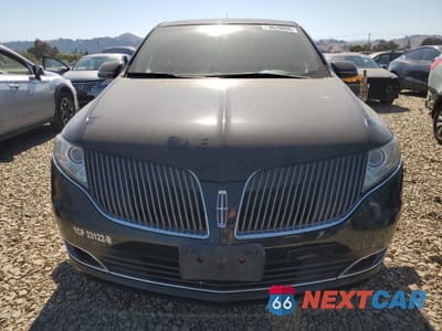 Piąte zdjęcie samochodu w środku: 2015 LINCOLN MKT VIN:2LMHJ5NK2FBL03960 - miniatura