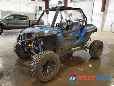 Drugie zdjęcie samochodu z przodu: 2015 POLARIS RZR XP 1000 EPS VIN:4XAVDE990FB952882 - miniatura