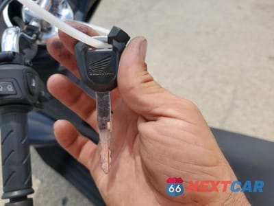 Zdjęcie 8 z 10 samochodu: 2018 HONDA PCX 150 VIN:RLHKF1800JY300559 - miniatura