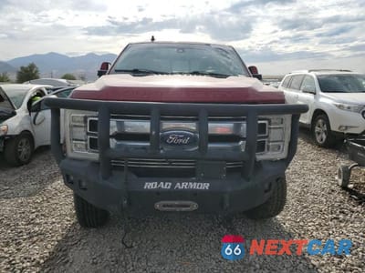 Piąte zdjęcie samochodu w środku: 2019 FORD F350 SUPER DUTY VIN:1FT8W3BT8KEE53265 - miniatura