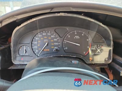 Zdjęcie 9 z 13 samochodu: 2002 SATURN SL1 VIN:1G8ZH52842Z312766 - miniatura