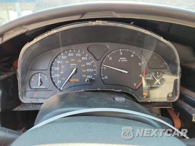 Zdjęcie 9 z 13 samochodu: 2002 SATURN SL1 VIN:1G8ZH52842Z312766 - miniatura