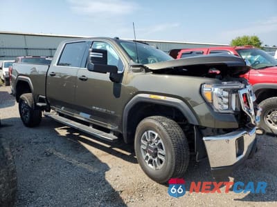 Czwarte zdjęcie samochodu z boku: 2022 GMC SIERRA K3500 SLE VIN:1GT49TEY4NF317050 - miniatura