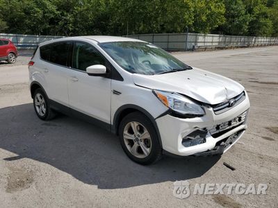 Czwarte zdjęcie samochodu z boku: 2015 FORD ESCAPE SE VIN:1FMCU9GX4FUB90956 - miniatura