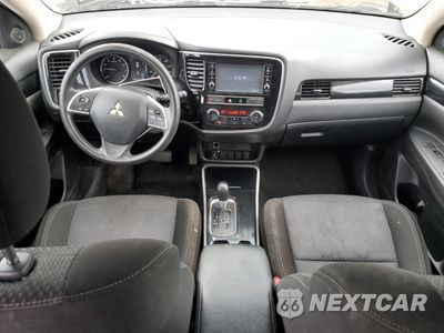 Zdjęcie 8 z 16 samochodu: 2019 MITSUBISHI OUTLANDER ES VIN:JA4AD2A35KJ000452 - miniatura