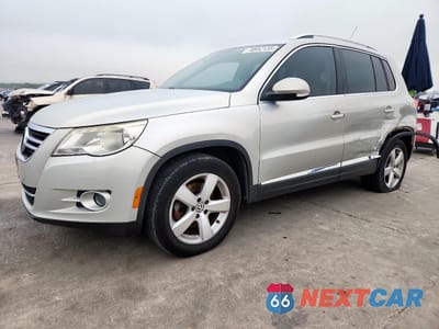 2010 VOLKSWAGEN TIGUAN S WVGAV7AX3AW513375 - główne zdjęcie licytacji z USA - miniatura