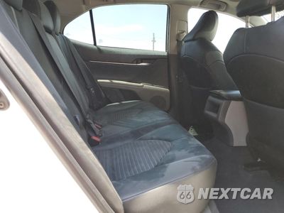 Zdjęcie 10 z 13 samochodu: 2018 TOYOTA CAMRY L VIN:4T1B11HK0JU571852 - miniatura