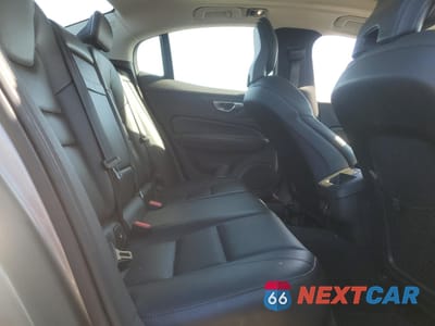 Zdjęcie 10 z 12 samochodu: 2019 VOLVO S60 T6 MOMENTUM VIN:7JRA22TK6KG002774 - miniatura