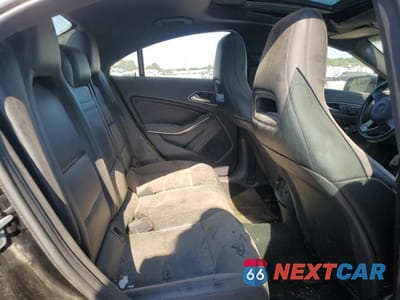 Zdjęcie 10 z 12 samochodu: 2015 MERCEDES-BENZ CLA 250 VIN:WDDSJ4EB7FN161633 - miniatura