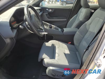 Zdjęcie 7 z 12 samochodu: 2023 POLESTAR 2 VIN:YSMED3KA6PL125261 - miniatura