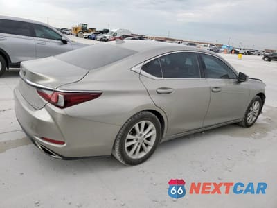 Trzecie zdjęcie samochodu z tyłu: 2021 LEXUS ES 350 BASE VIN:58ACZ1B14MU086561 - miniatura