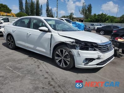 Czwarte zdjęcie samochodu z boku: 2021 VOLKSWAGEN PASSAT SE VIN:1VWSA7A3XMC016876 - miniatura