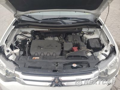 Zdjęcie 12 z 15 samochodu: 2015 MITSUBISHI OUTLANDER SE VIN:JA4AZ3A39FZ004356 - miniatura