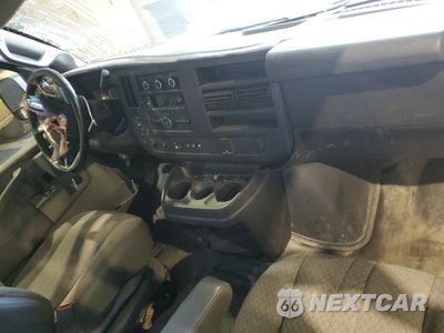 Zdjęcie 8 z 13 samochodu: 2019 CHEVROLET EXPRESS G3500 VIN:1GCZGGFGXK1351432 - miniatura