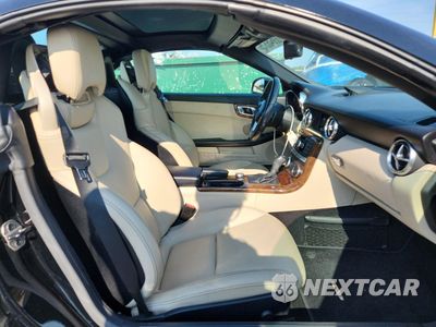 Zdjęcie 10 z 13 samochodu: 2014 MERCEDES-BENZ SLK 250 VIN:WDDPK4HA8EF080820 - miniatura
