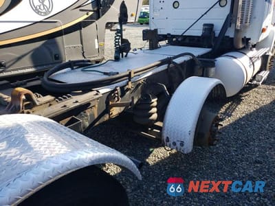 Zdjęcie 6 z 10 samochodu: 2008 VOLVO VNM SEMI TRUCK VIN:4V4M99GH48N487374 - miniatura