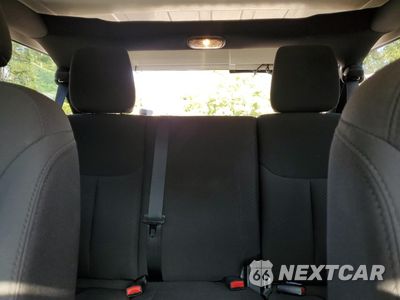 Zdjęcie 10 z 15 samochodu: 2015 JEEP WRANGLER UNLIMITED SPORT VIN:1C4HJWDG4FL619900 - miniatura
