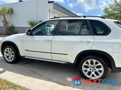 Trzecie zdjęcie samochodu z tyłu: 2013 BMW X5 XDRIVE35I VIN:5UXZV4C50D0B01442 - miniatura
