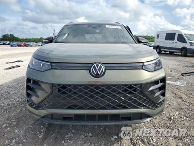 Piąte zdjęcie samochodu w środku: 2025 VOLKSWAGEN TIGUAN SE R-LINE BLACK VIN:3VVGR7RM7SM023408 - miniatura