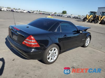 Trzecie zdjęcie samochodu z tyłu: 2003 MERCEDES-BENZ SLK 230 KOMPRESSOR VIN:WDBKK49F33F280207 - miniatura