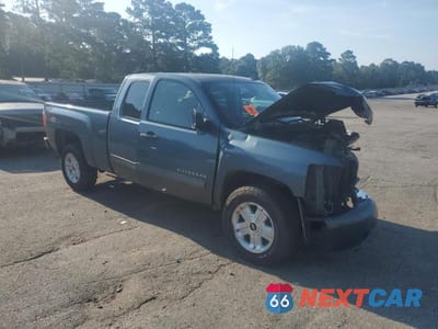 Czwarte zdjęcie samochodu z boku: 2011 CHEVROLET SILVERADO K1500 LT VIN:1GCRKSE39BZ455038 - miniatura