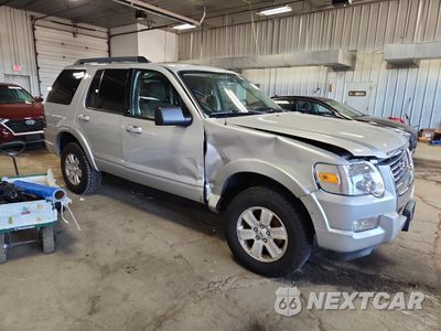 Czwarte zdjęcie samochodu z boku: 2010 FORD EXPLORER XLT VIN:1FMEU7DE7AUA89810 - miniatura