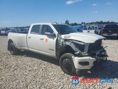 Czwarte zdjęcie samochodu z boku: 2022 RAM 3500 LARAMIE LARAMIE VIN:3C63RRJL8NG377671 - miniatura