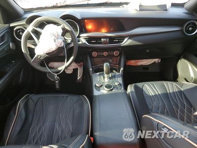 Zdjęcie 8 z 15 samochodu: 2019 ALFA ROMEO STELVIO TI VIN:ZASPAKBN0K7C70377 - miniatura