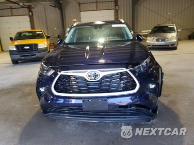 Piąte zdjęcie samochodu w środku: 2022 TOYOTA HIGHLANDER XLE VIN:5TDHZRBH6NS566605 - miniatura