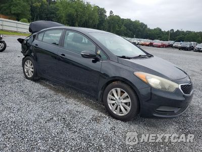 Czwarte zdjęcie samochodu z boku: 2016 KIA FORTE LX VIN:KNAFX4A60G5589691 - miniatura