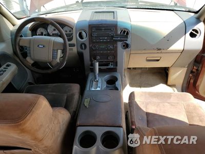 Zdjęcie 8 z 13 samochodu: 2005 FORD F150 SUPERCREW VIN:1FTPW145X5KC55453 - miniatura