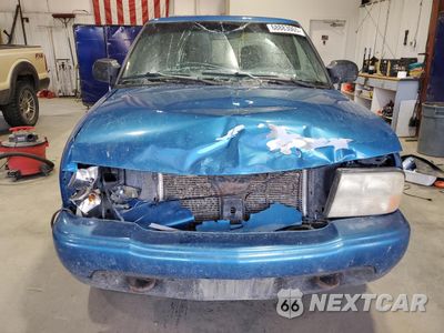 Piąte zdjęcie samochodu w środku: 2000 GMC SONOMA VIN:1GTDT19W5YK220885 - miniatura