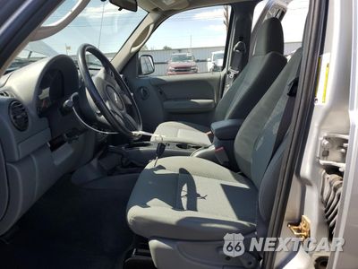 Zdjęcie 7 z 15 samochodu: 2005 JEEP LIBERTY SPORT VIN:1J4GL48K15W696725 - miniatura