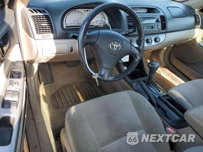 Zdjęcie 8 z 12 samochodu: 2002 TOYOTA CAMRY LE VIN:4T1BE32K62U002580 - miniatura