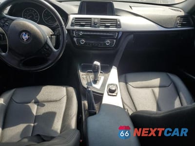 Zdjęcie 8 z 12 samochodu: 2018 BMW 320 I VIN:WBA8A9C58JK622781 - miniatura