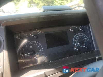 Zdjęcie 8 z 10 samochodu: 2024 VOLVO VNL42T400 - TRUCKS SEMI TRUCK VIN:4V4NC9EJ8RN653926 - miniatura