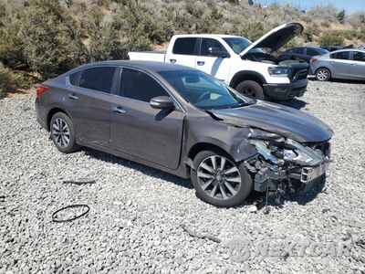 Czwarte zdjęcie samochodu z boku: 2017 NISSAN ALTIMA 2.5 VIN:1N4AL3AP3HC170894 - miniatura