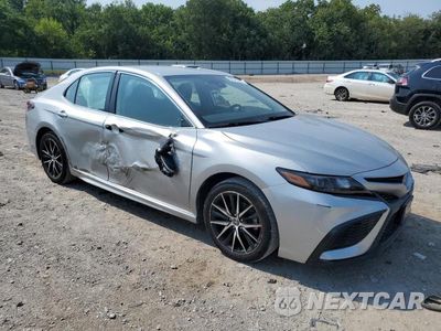 Czwarte zdjęcie samochodu z boku: 2022 TOYOTA CAMRY SE VIN:4T1G11AK4NU707373 - miniatura