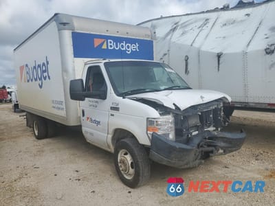 Czwarte zdjęcie samochodu z boku: 2019 FORD ECONOLINE E350 SUPER DUTY CUTAWAY VAN VIN:1FDWE3F60KDC37569 - miniatura