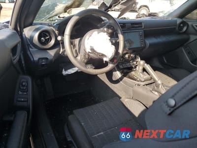 Zdjęcie 8 z 15 samochodu: 2025 TOYOTA GR 86 VIN:JF1ZNBB10S8753208 - miniatura
