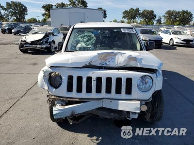 Piąte zdjęcie samochodu w środku: 2015 JEEP PATRIOT SPORT VIN:1C4NJPBB5FD297925 - miniatura
