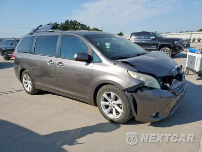 Czwarte zdjęcie samochodu z boku: 2013 TOYOTA SIENNA XLE VIN:5TDYK3DC1DS335158 - miniatura